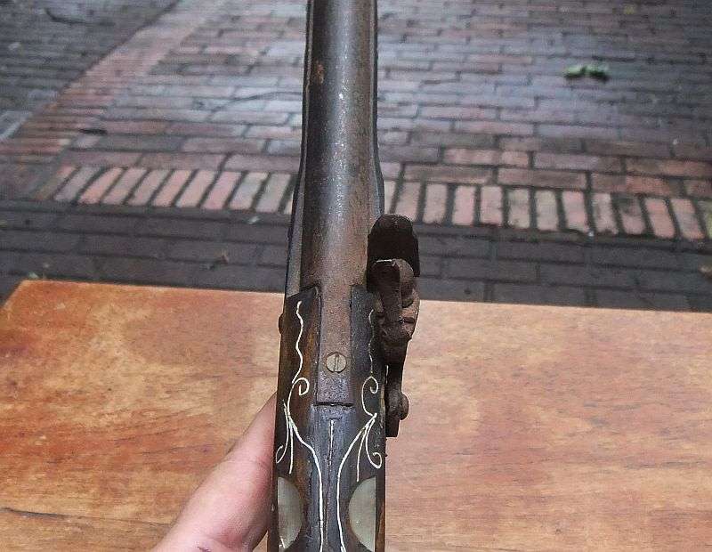 SHIVER ME TIMBERS , WHAT HAVE WE HERE...A STUNNINGLY DETAILED OLD REPLICA OF A PIRATE DUELING PISTOL