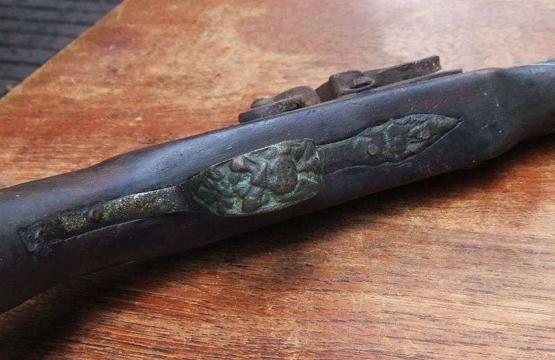 SHIVER ME TIMBERS , WHAT HAVE WE HERE...A STUNNINGLY DETAILED OLD REPLICA OF A PIRATE DUELING PISTOL