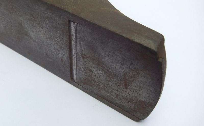 TOO CUTE !! A REALLY TINY VINTAGE WOODWORK PLANE ... GOOD QUALITY !! HAND SIZE !! NEVER SEEN BEFORE