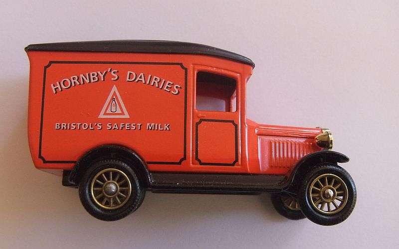 SALE !! LOW LOW R50 START - FREE COMBINING - LLEDO DIE CAST METAL MODEL - HORNBY`S DAIRIES
