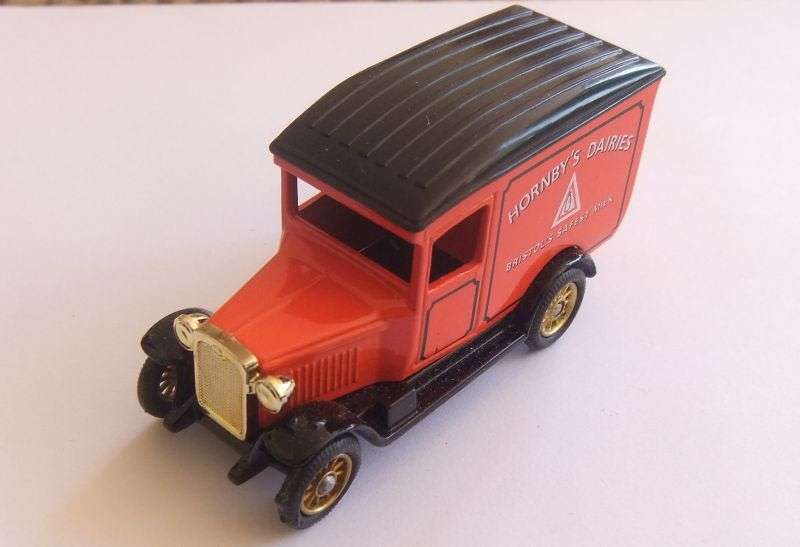 SALE !! LOW LOW R50 START - FREE COMBINING - LLEDO DIE CAST METAL MODEL - HORNBY`S DAIRIES