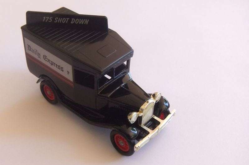 SALE !! LOW LOW R50 START - FREE COMBINING - LLEDO DIE CAST METAL MODEL - DAILY EXPRESS