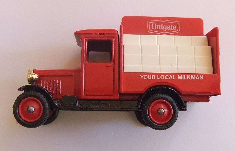 SALE !! LOW LOW R50 START - FREE COMBINING - LLEDO DIE CAST METAL MODEL - UNIGATE DAIRIES
