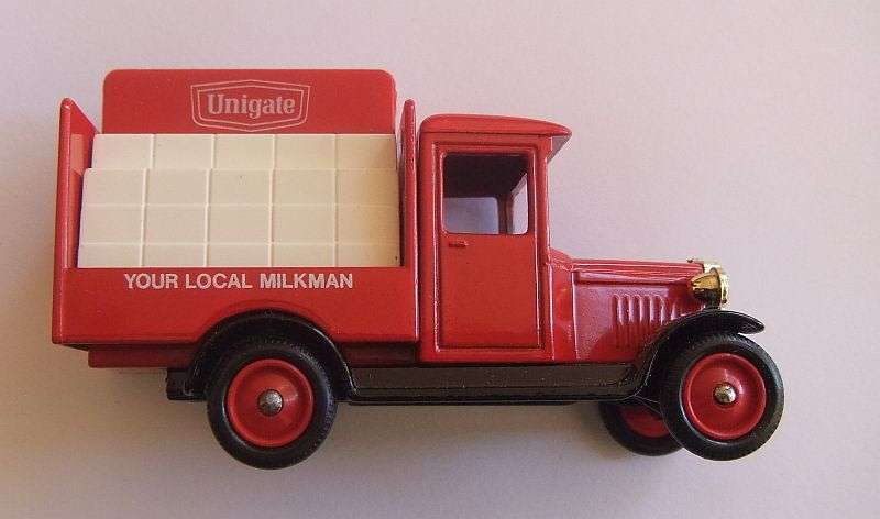 SALE !! LOW LOW R50 START - FREE COMBINING - LLEDO DIE CAST METAL MODEL - UNIGATE DAIRIES