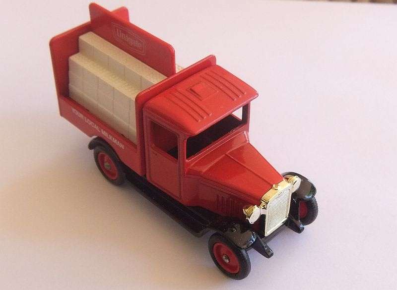 SALE !! LOW LOW R50 START - FREE COMBINING - LLEDO DIE CAST METAL MODEL - UNIGATE DAIRIES