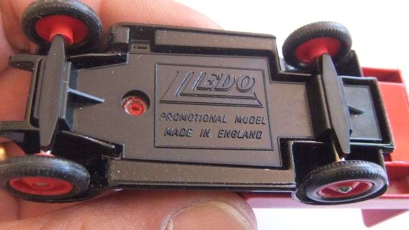 SALE !! LOW LOW R50 START - FREE COMBINING - LLEDO DIE CAST METAL MODEL - UNIGATE DAIRIES