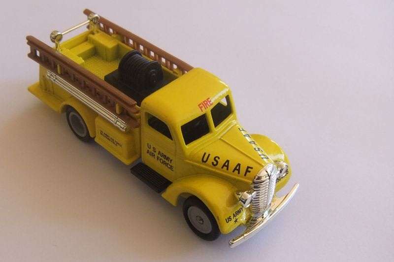 SALE !! LOW LOW R50 START - FREE COMBINING - LLEDO DIE CAST METAL MODEL - US ARMY AIR FORCE