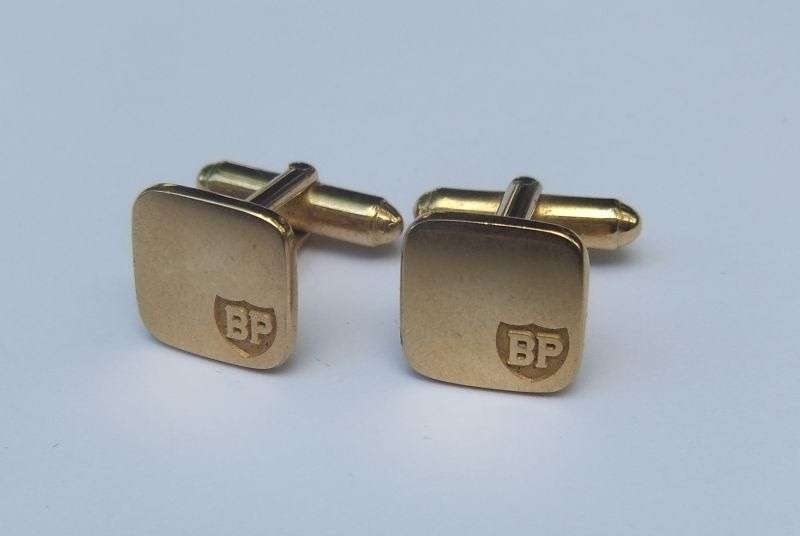 FREE COMBINING - VINTAGE CUFFLINKS - BP OIL