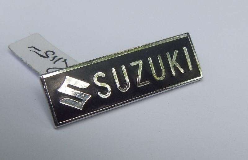 FREE COMBINING - VINTAGE SUZUKI BIKER BADGE