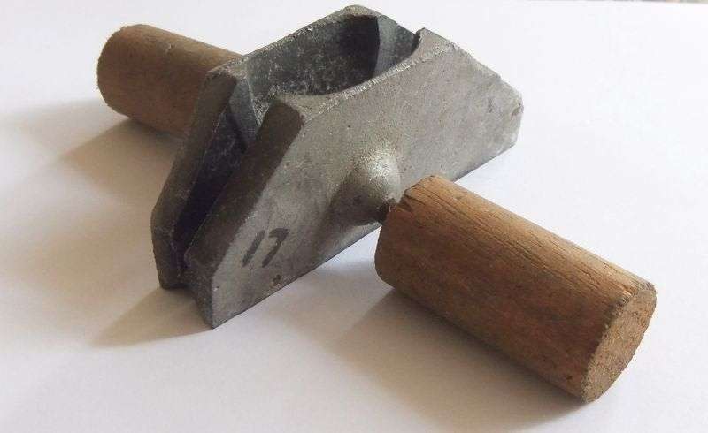 SALE !! LOW LOW R 100 START - FREE COMBINING - RARE VINTAGE LEAD MOLD - SNIPER