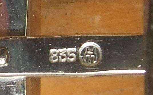 A HIGH CLASS VINTAGE GOLD PLATED PAIR OF SOLID SILVER DESIGNER CUFFLINKS IN BOX !! WOW !!