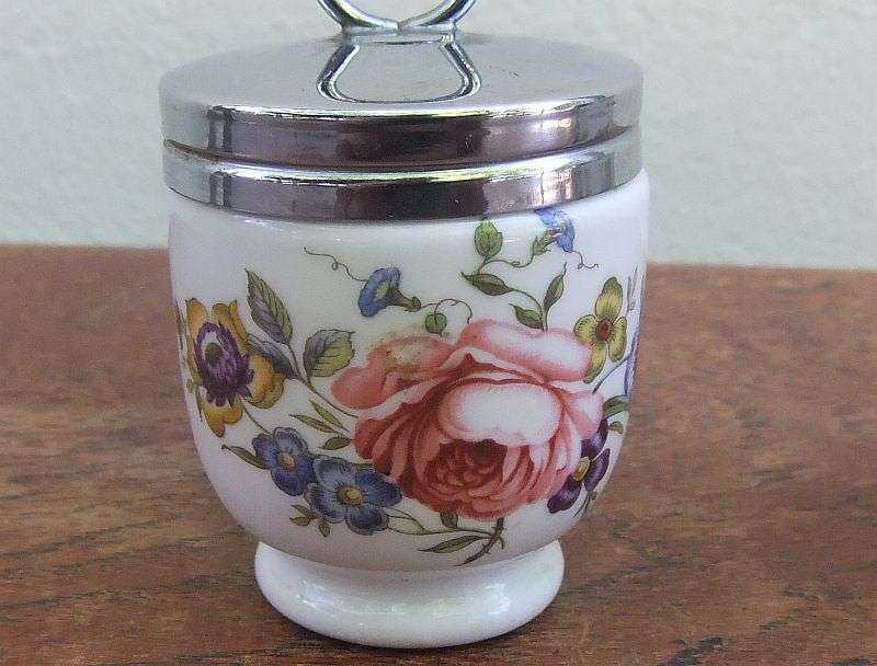 TOO CUTE !! THREE VINTAGE EGG CODDLERS BY ROYAL WORCESTER OF ENGLAND !! GREAT CONDITION !!