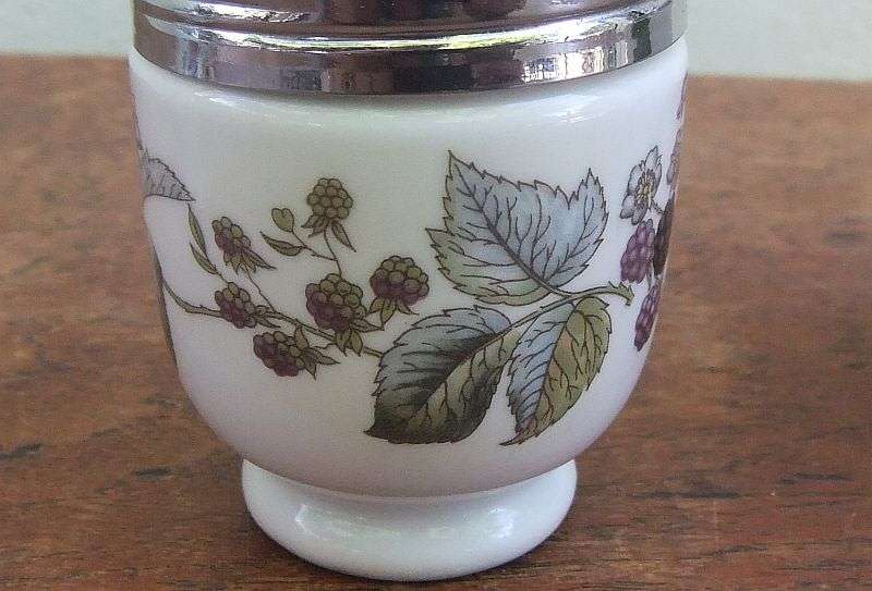 TOO CUTE !! THREE VINTAGE EGG CODDLERS BY ROYAL WORCESTER OF ENGLAND !! GREAT CONDITION !!