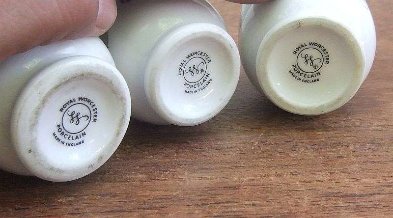 TOO CUTE !! THREE VINTAGE EGG CODDLERS BY ROYAL WORCESTER OF ENGLAND !! GREAT CONDITION !!