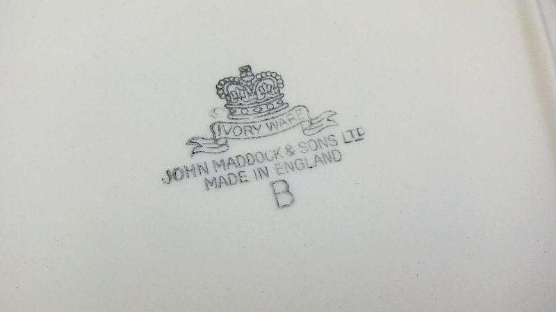 A VERY CHARMING ART DECO PERIOD BUTTER / CHEESE DISH BY JOHN MADDOCK & SONS OF ENGLAND ...GREAT !!