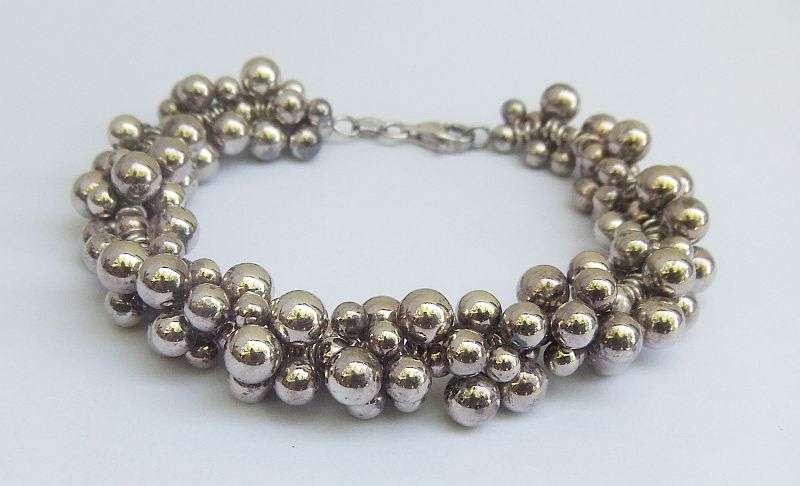WOW !! AN AMAZINGLY DESIGNED ""HEAVY"' QUALITY STERLING SILVER BRACELET !! A REAL MUST SEE !!