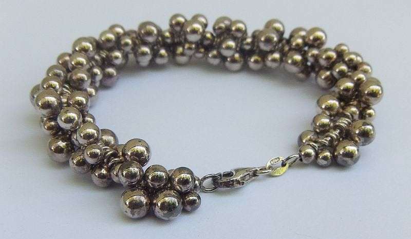 WOW !! AN AMAZINGLY DESIGNED ""HEAVY"' QUALITY STERLING SILVER BRACELET !! A REAL MUST SEE !!