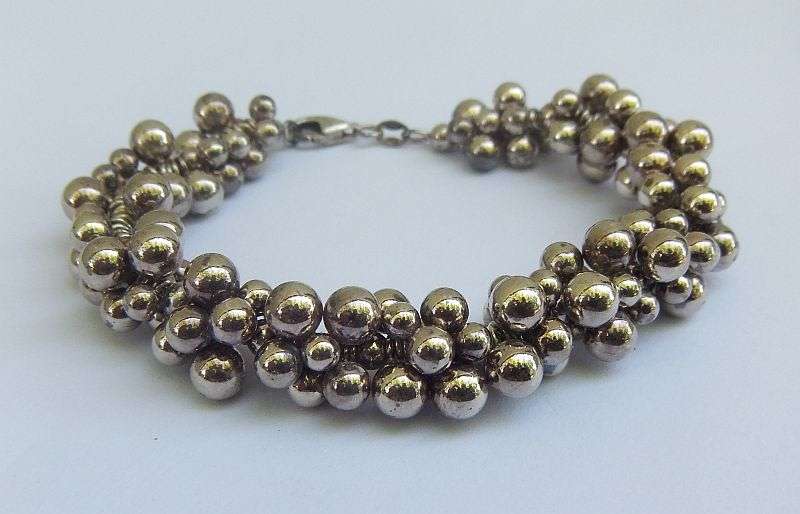 WOW !! AN AMAZINGLY DESIGNED ""HEAVY"' QUALITY STERLING SILVER BRACELET !! A REAL MUST SEE !!