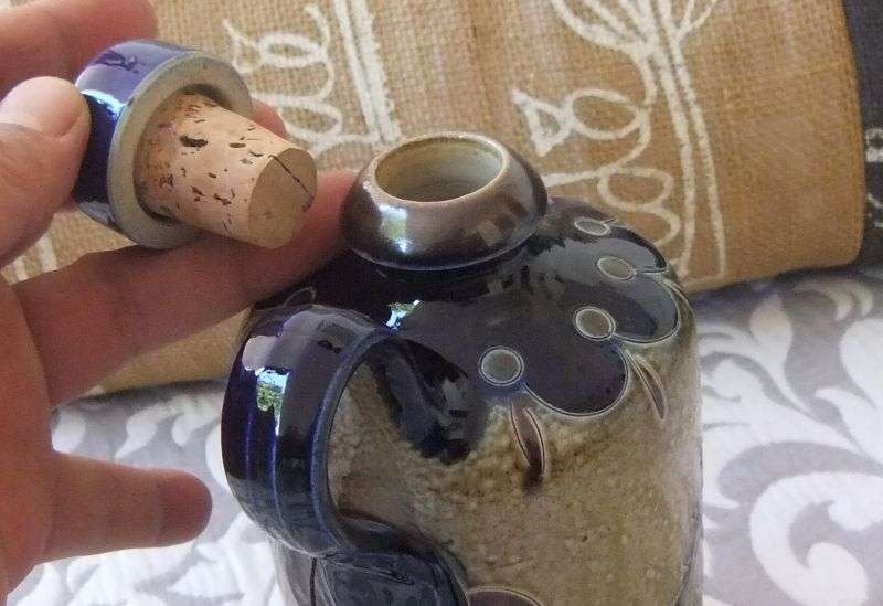 A BEAUTIFULLY DECORATED HAND MADE VINTAGE POTTERY DECANTER SIGNED BY THE MAKER ...IMPRESSIVE !!