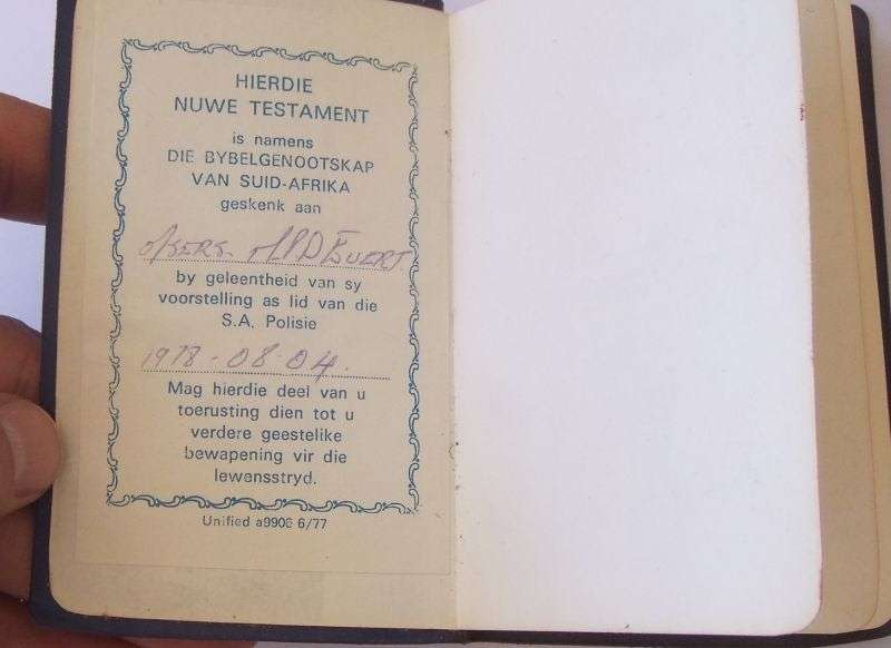 A VINTAGE " NEW TESTAMENT AND PSALMS " AS ISSUED TO POLICE OFFICERS UPON MEMBERSHIP - AFRIKAANS !!