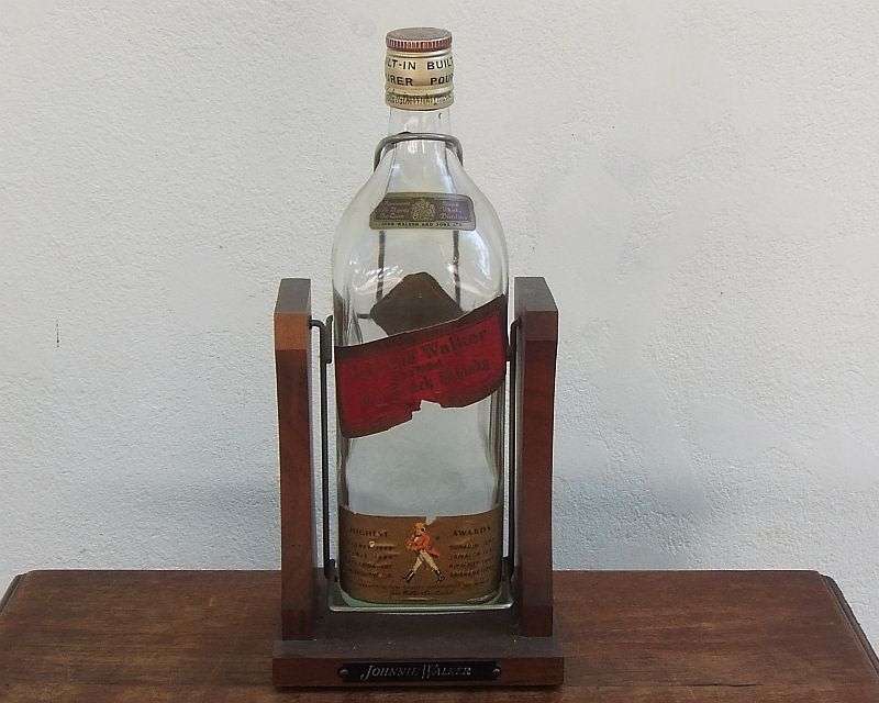 COLLECT OR DROP OFF ONLY !! A VINTAGE LARGE JOHNNIE WALKER SWIVEL BOTTLE