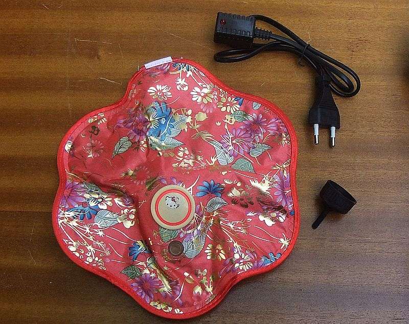 10 BRAND NEW ELECTRIC HOT WATER BOTTLES WITH FUNNEL & CHARGER ...EASY TO USE ...BID PER BOTTLE