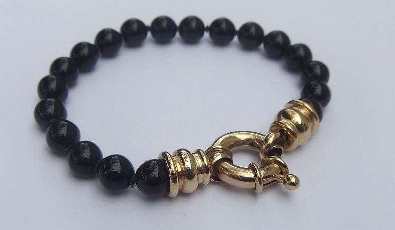 WOW !! A BEAUTIFUL VINTAGE ONYX BRACELET WITH GOLD PLATED SIGNORETTI CLASP !! QUALITY !!