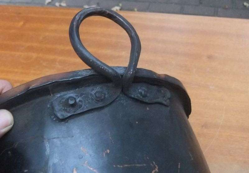 AN OLD POT WITH COPPER CONTENT - BURNT BLACK BY OPEN FIRE - FROM A FARM...KOM KYK