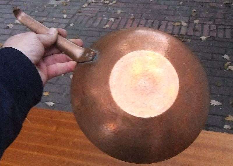 EXCEPTIONAL OLD WORLD QUALITY ... A PAIR OF SOLID COPPER PANS ...AGE UNKNOWN ...MUST SEE !!