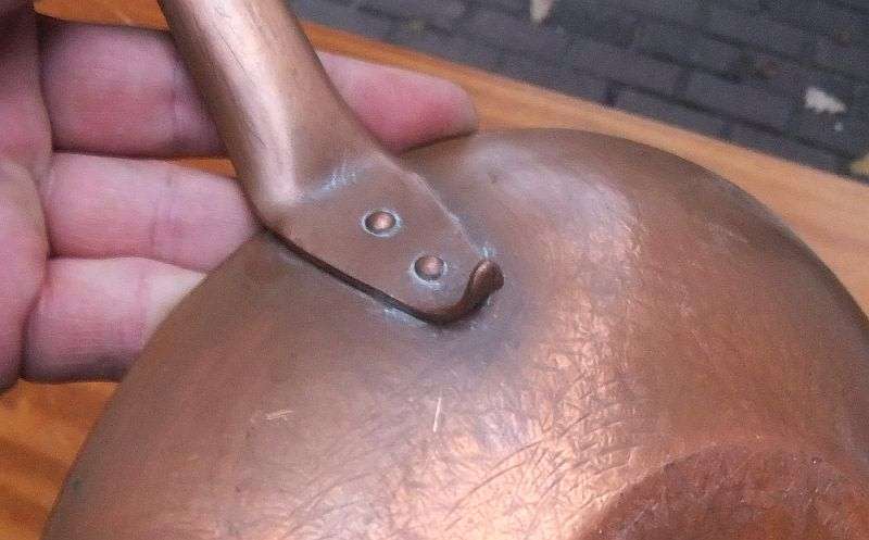 EXCEPTIONAL OLD WORLD QUALITY ... A PAIR OF SOLID COPPER PANS ...AGE UNKNOWN ...MUST SEE !!