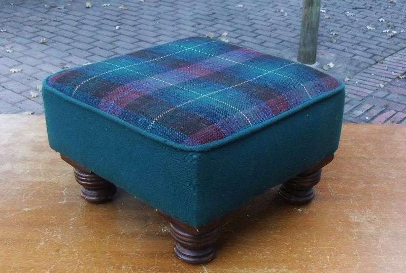 AI , WHAT HAVE WE EER !! A WEE VINTAGE SCOTTISH MADE FOOTSTOOL ... WHATTA YE SAY TO THA