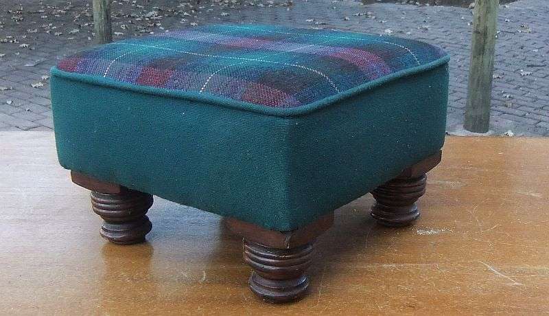 AI , WHAT HAVE WE EER !! A WEE VINTAGE SCOTTISH MADE FOOTSTOOL ... WHATTA YE SAY TO THA