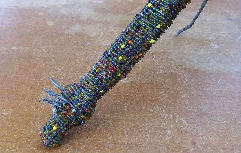 AN INTRICATELY MADE TALL VINTAGE AFRICAN BEAD WORK GIRAFFE ORNAMENT ... COOL FIND !!