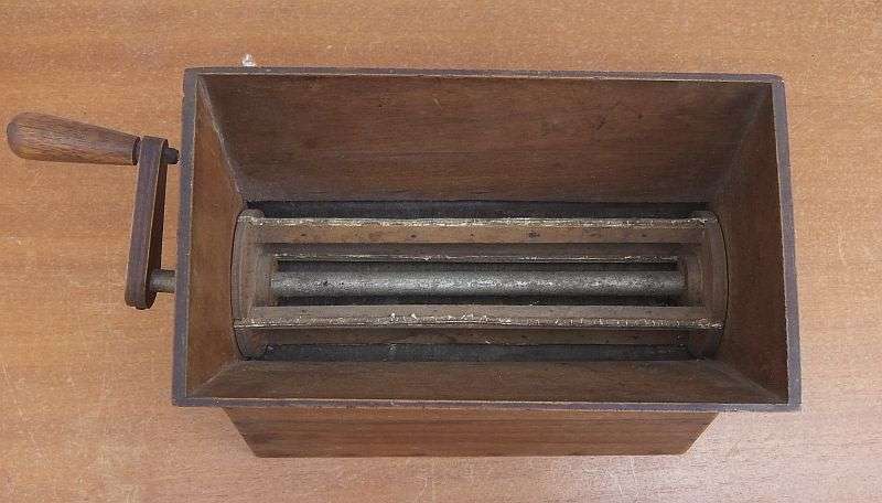 WOW ! A STUNNING OLD WOODEN FLOUR SIFT "FRESH FROM THE FARM" ... THIS ONE HAS ALLOT OF CHARACTER !!