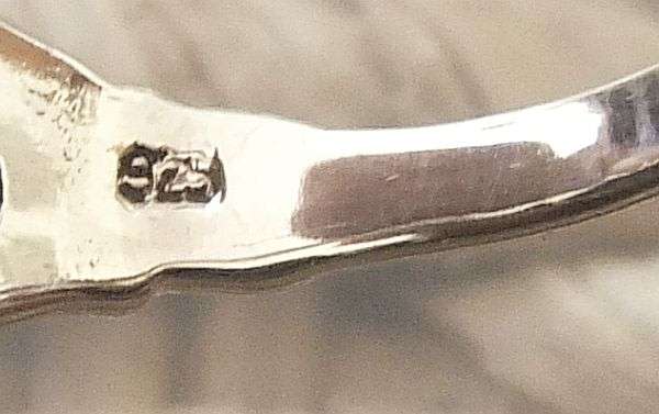 AN AWESOME GENUINE STERLING SILVER CLADDAGH RING ...HANDS HOLDING A HEART ... QUALITY !!