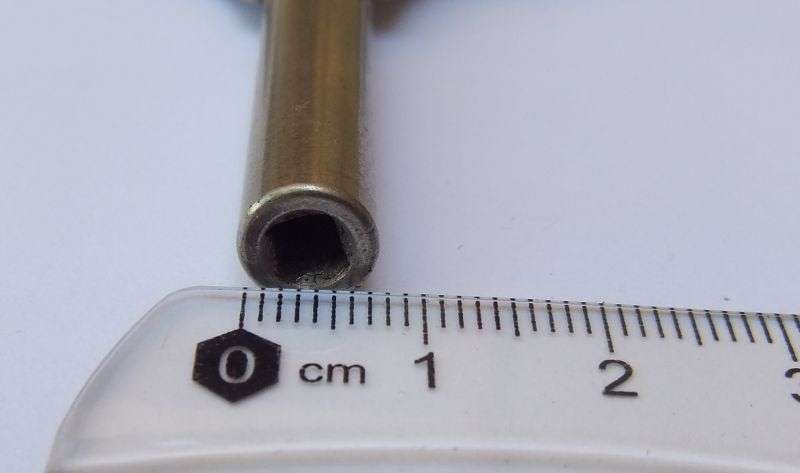 VINTAGE WIND UP CLOCK KEY