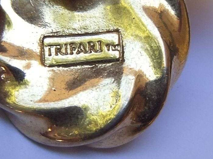 VINTAGE PAIR OF GOLD PLATED EARRINGS BY TRIFFARI - GOOD CONDITION