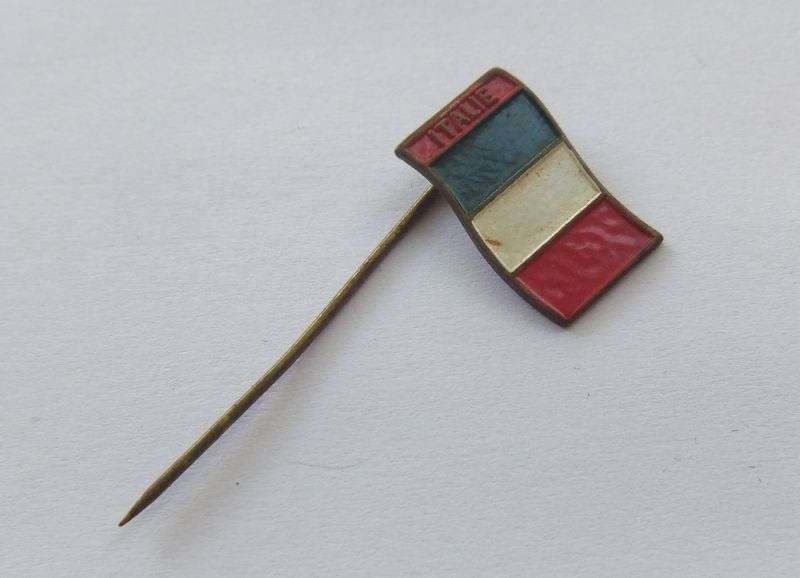 RARE IN SA !! VINTAGE ""ITALIAN FLAG"" LAPEL PIN