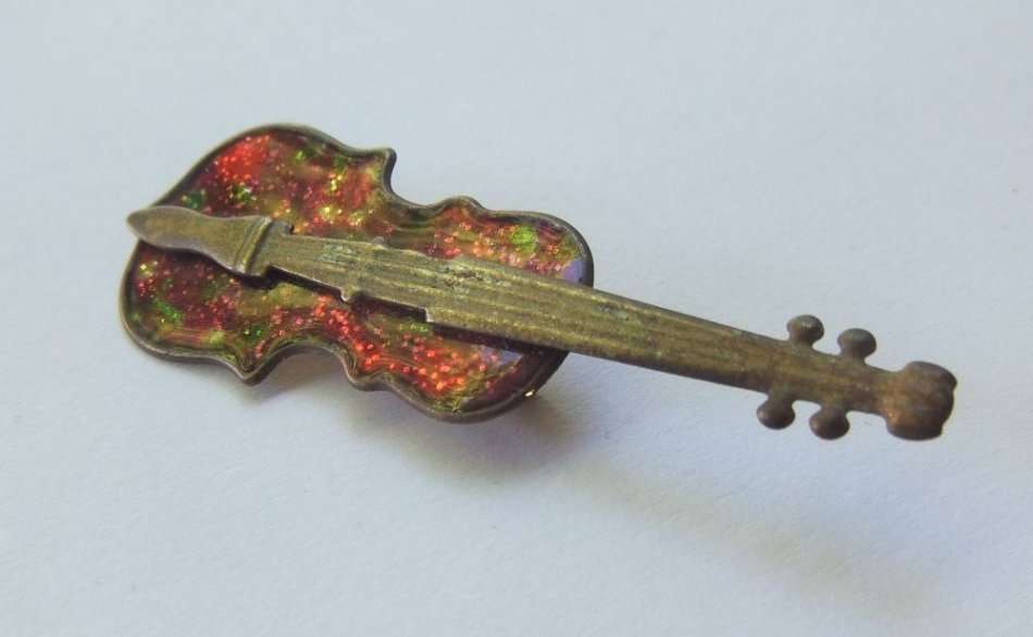 GUITAR BROOCH