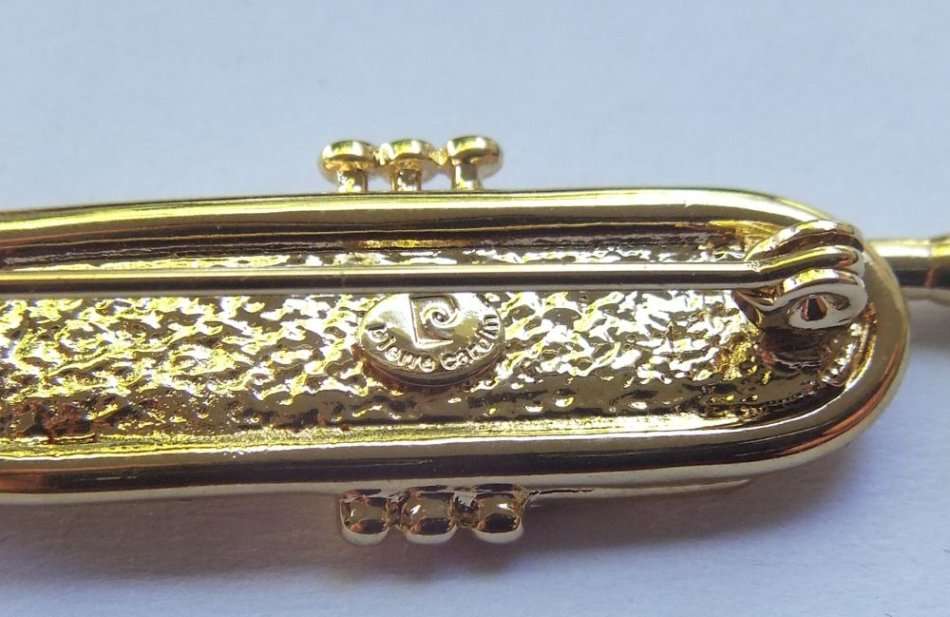 Badge / Pin - PIERRE CARDIN TRUMPET BROOCH