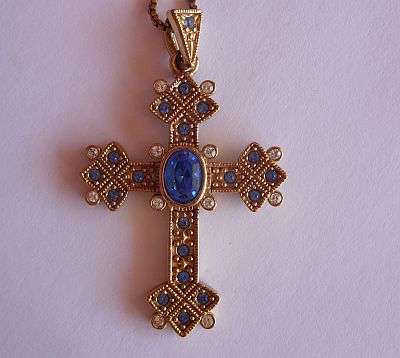RELIGIOUS ITEM - CROSS ON CHAIN