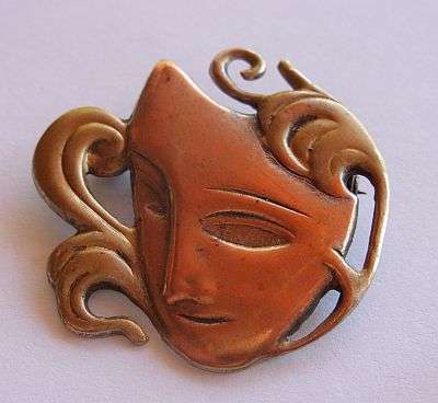 VINTAGE BROOCH