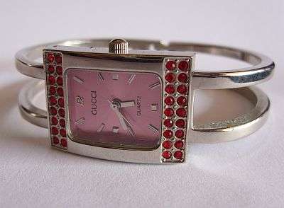 LADIES WATCH BY GUCCI - WORKING