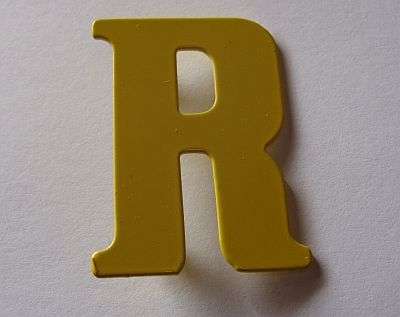 VINTAGE BROOCH - "R"