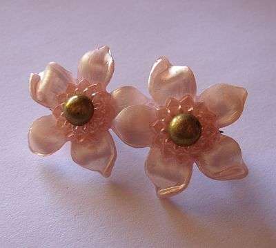 VINTAGE BROOCH - PINK FLOWERS