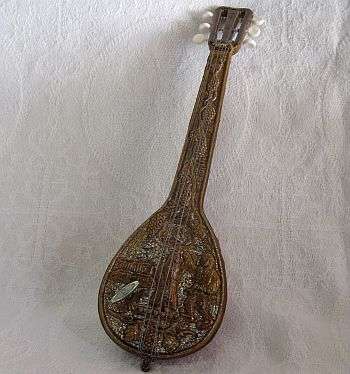 A DELIGHTFUL VINTAGE MUSIC BOX - GREAT WORKING CONDITION !