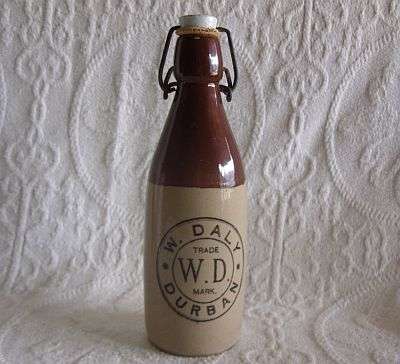AN OLD GINGER BEER BOTTLE WITH ORIGINAL STOPPER - FANTASTIC EXAMPLE !!