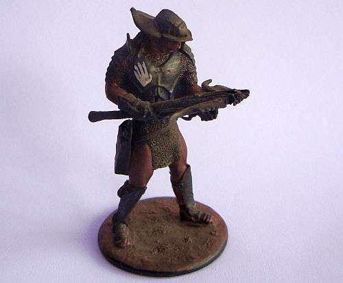 LORD OF THE RINGS LEAD FIGURE - CROSSBOW URUK - HAI