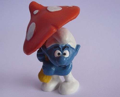 VINTAGE SMURF WITH A MUSHROOM - WEST GERMANY