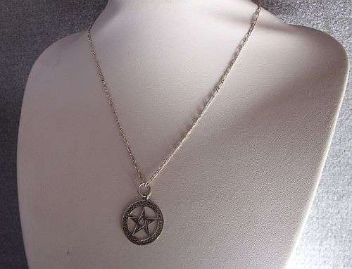 A FUNKY SOLID STERLING SILVER PENTAGRAM PENDANT WITH A STERLING SILVER NECKLACE !!!